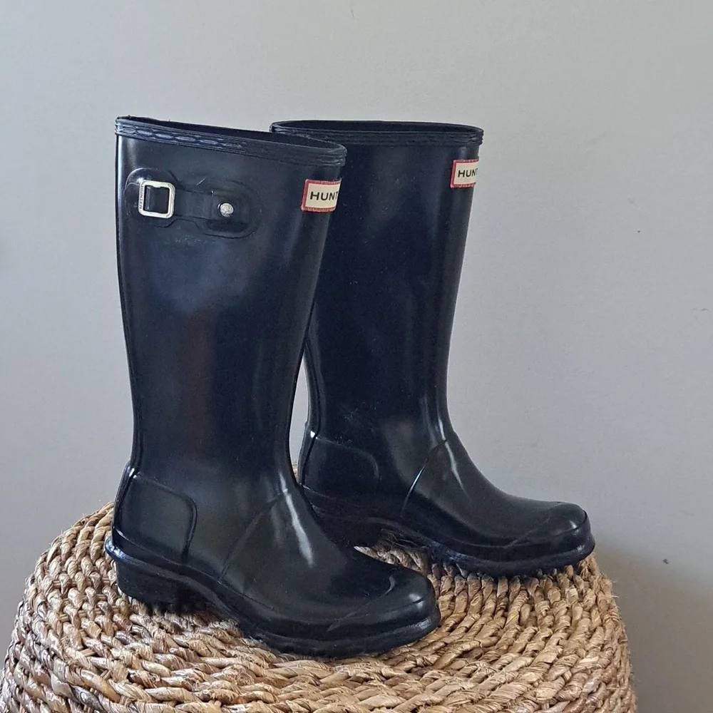 Hunter Youth Original Tall Black Rubber Wellingston Tall Rain Boots Size B2/G3‎